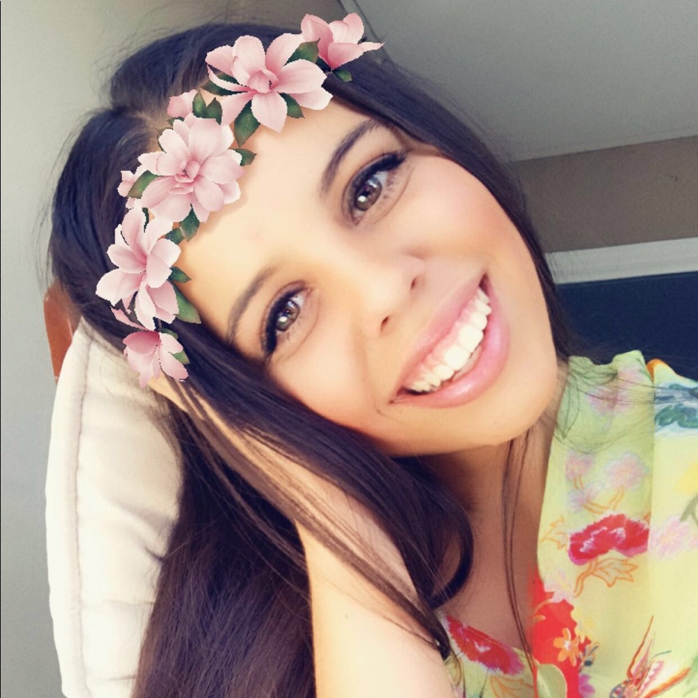 Meet your Posher, Adelina